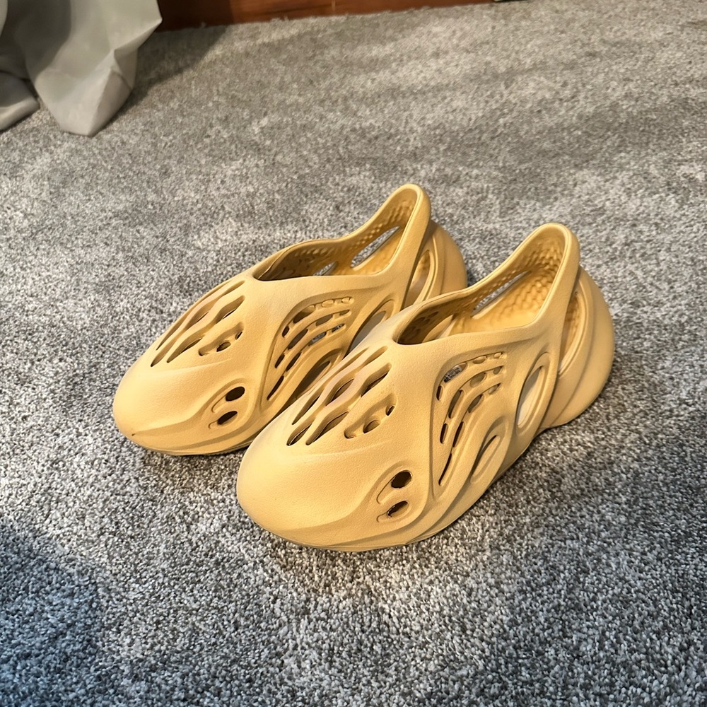 Yeezy foam Runner size 6 men’s worn once